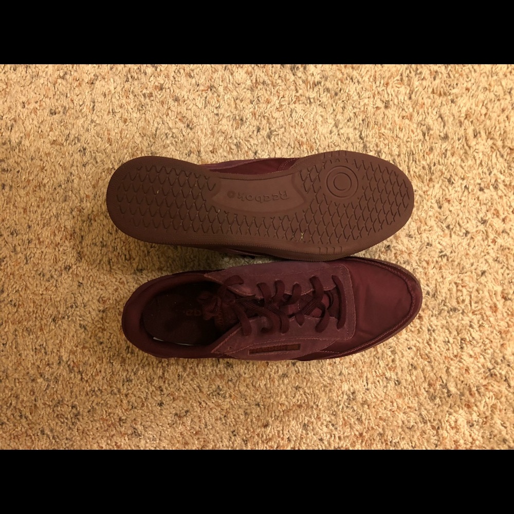 Women’s Reebok’s - Picture 4 of 5